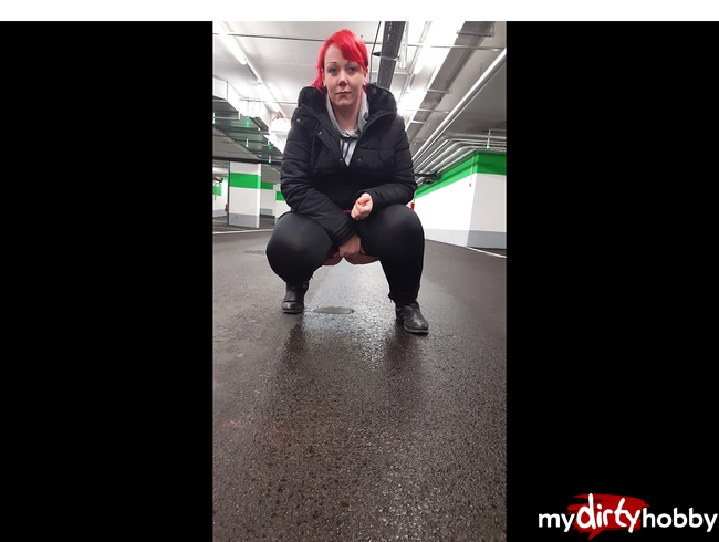 pipi machen in der Garage
