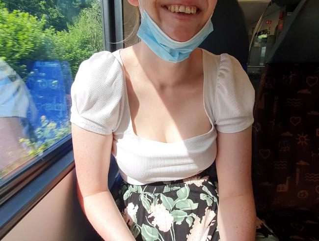 Auf die Bahn warten mit Lisa!!!!!!!!
