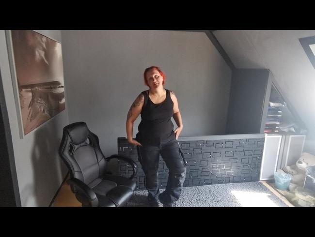 Direkt nach der Arbeit. Stripp komplett aus der Arbeitsbekleidung
