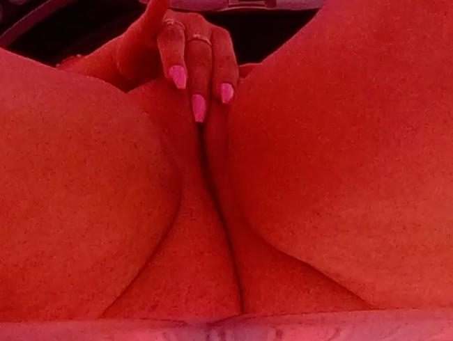 User schickt mich ins Solarium zum Pussy fingern