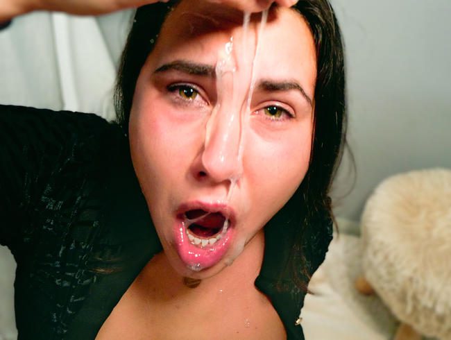 FSK21! Sperma Eskalation für das freche Teenie-Maul