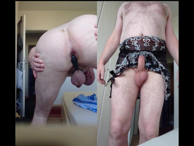 Nylonjunge schaukelt seine Eier