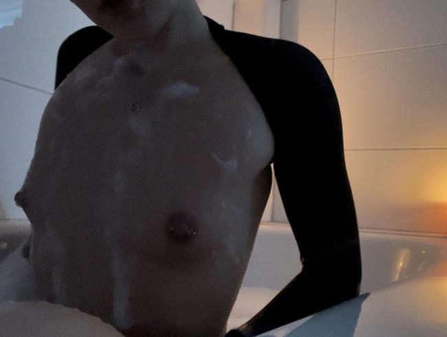 Wichsanleitung in der Badewanne